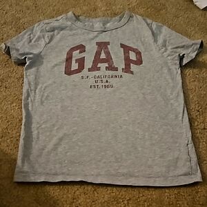 Gap kids t-shirt size 6